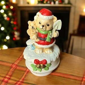 Vintage 80's Christmas Santa TEDDY BEAR Musical Wind Up Porcelain Figurine XMAS